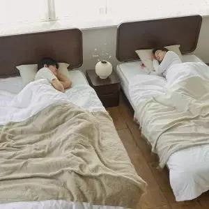 [상일리베가구] 빈센트 2100 호텔 트윈 침대 SS+SS+협탁1EA (본넬유로탑 매트포함)