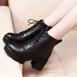 스타일리쉬한 가죽 부츠 은은하고 매력적인 광택감 사이드 오픈클로징 지퍼 클래식한 여성 워커힐