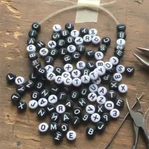 이니셜 비즈 재료 팔찌 알파벳 만들기 키링 공예 구슬 목걸이 핸드폰줄 선택가능 키홀더