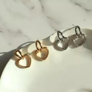 /신상오픈런 여성용 티타늄 미니 하트 드롭 귀걸이