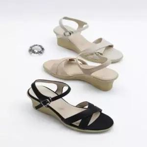 [하프클럽/]여성 샌들 스트랩 푹신한 키높이 웨지힐