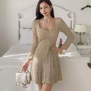 여성 프릴 디테일 슬림핏 미니 드레스 하객 스타일