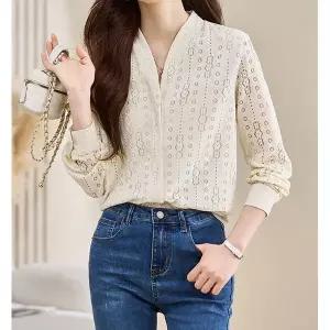 [하프클럽/패션]플라워펀칭패턴 블라우스 2667C24C