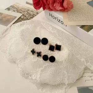 모던 블랙 티타늄 합금 귀걸이 패션귀걸이 이어커프 티타늄 귀찌 일침형귀걸이 피어싱