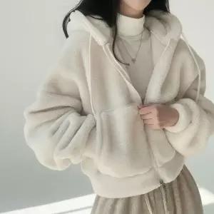 [하프클럽/]여성 세미 크롭 양털 후드 집업 데일리 뽀글이 자켓