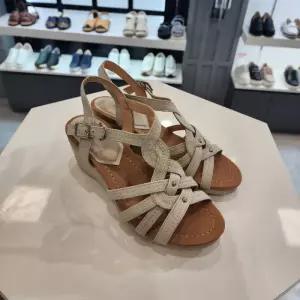 [엘칸토]엘칸토 HC10 여성통굽샌들아이보리6cm LCWW36U32639 (40770033)