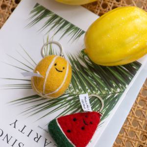 유알티홈 참외 수박 펠트 키링 귀여운 양모 과일 인형 열쇠고리 친구 선물용 가방장식