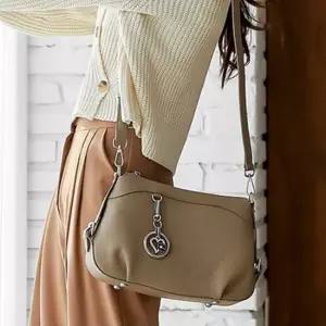 키링 포인트 소가죽 숄더백 크로스 스트랩 데일리가방 데일리백 여자숄더백 여성숄더백