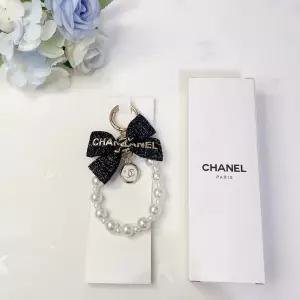 샤넬 핸드메이드 진주 참 굿 럭키 리본 열쇠고리 선물 새 상자