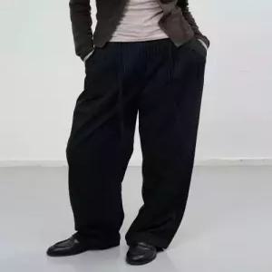 제너럴아이디어 generalideastandard 벨티드 스트라이프 투턱 와이드 슬랙스 [DEEP NAVY] WBE3L11504