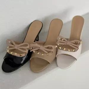 소가죽 리본 장식 뮬 슬리퍼 미들힐 여성 포인트 슈즈 6SS