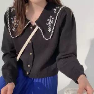 [하프클럽/]여성용 자수 카라 니트 가디건 로맨틱 스타일