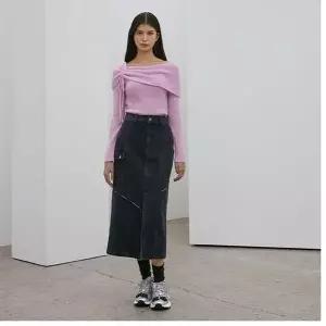 [에고이스트](24겨울) 스트링 포인트 오프숄더 니트 (EQ4KL070)[35656482]