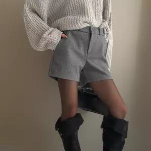 [미라클세븐]여성 겨울용 스판 페이크모직 3부 반바지 속밴딩 심플 디자인