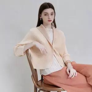 [요이츠] 미니멀 테일러드 플리츠 숏 자켓_YJ04WNPJK05