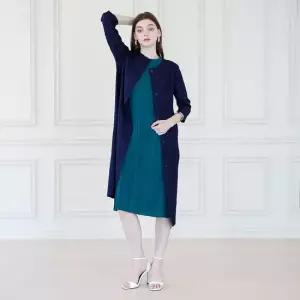 [요이츠] 헤링본 텍스처 플리츠 롱 코트_YJ04WNPCT02