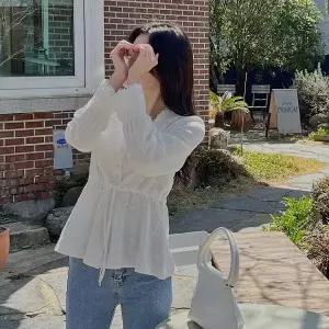 핫핑 나인즈 v넥셔링블라우스