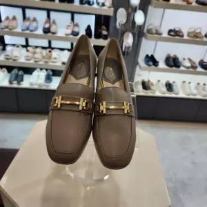 엘칸토 HC10 여성5cm클레식로퍼베이지 천연양가죽발등장식쿠셔닝로퍼힐 LCWD4