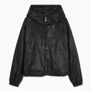 [롯데백화점]시스티나 캐쥬얼 인조가죽 후드 루즈핏 점퍼