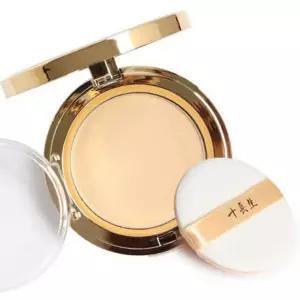 빛을 머금은 듯 자연스러운 피부표현 투웨이케익 23호