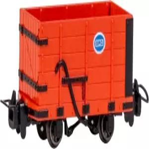 바흐만 트레인즈 - 토마스 프렌즈TM 협궤 하이사이드 왜건 RED N 스케일 트랙에서 주행하는 HO 모델