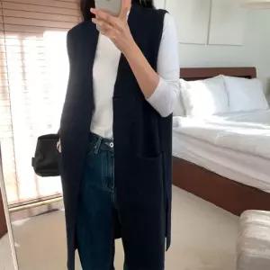 여성 브이넥 두포켓 민소매 트임 롱 울 니트 조끼