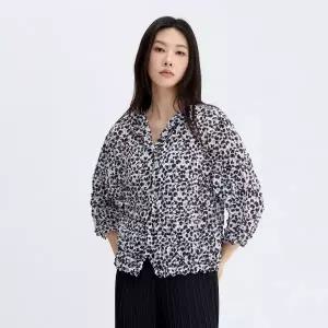 [롯데백화점]플리츠미 팝콘 프린트 스퀘어 핸드 플리츠 숏 자켓_PPJKM025008