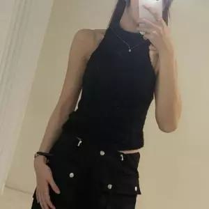 여자 겨울 크롭 패턴 터틀 홀터넥 슬림 나시