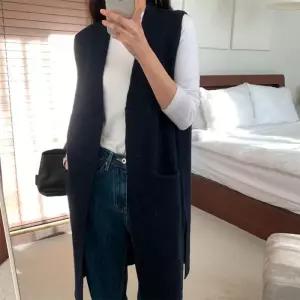 여성 브이넥 두포켓 민소매 트임 롱 니트 조끼