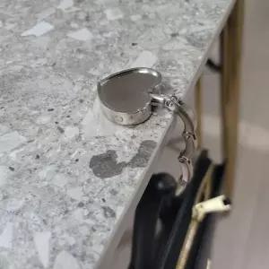 ( )휴대용 하트 모양 책상 가방 걸이 후크 책가방 다용도 고리 거치대