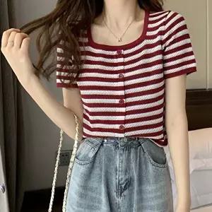 여자 단추 단가라 스퀘어넥 스트라이프 니트 반팔티 (KYR-WFI24YP)