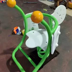 흔들말 놀이터 놀이기구 물고기 말 스프링 공원 의자