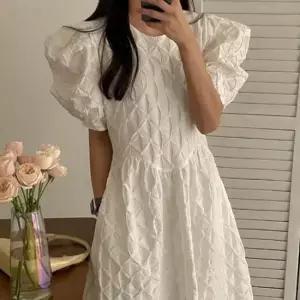 민소매원피스 (44~77) 안감과 포켓 다이아 엠보퍼프 롱원피스