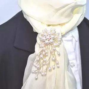 [셀러에이드]진주꽃 브로치 상견례 혼주용 정장 액세서리 여성 코사지