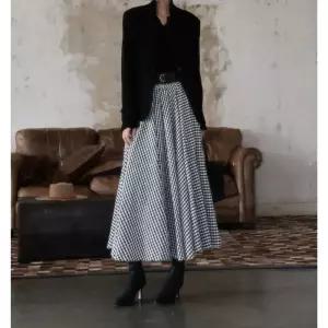여친 치마 검정 봄 앤 체크 A라인 원픽1