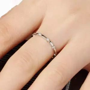 [골드스마일]실버925 플래티넘 도금 별무늬 큐빅 오픈 반지