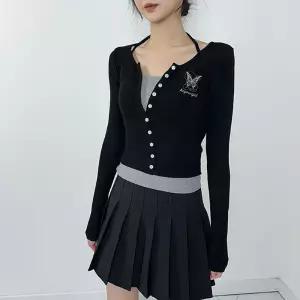 나비 자수 넥 스트랩 홀터 레이어드 골지 긴팔티셔츠 개강룩 하이틴 봄 이너 가디건 발렌타인데이 봄옷 니