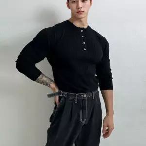 남성 신축성 좋은 머슬핏 스타일 단추 카라 긴팔티맨투맨셔츠 남자셔츠 오버 무지 패션 스트릿 라운드