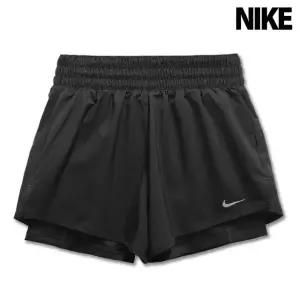 [갤러리아] [나이키] 여성 드라이핏 원 미드라이즈 투인원 쇼츠 3인치 블랙 DX6012-010