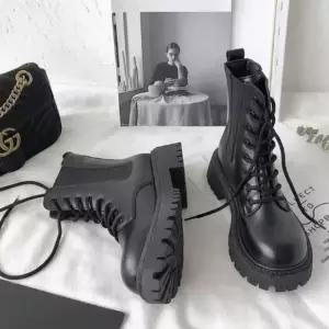 |CCS7DC4|여성 통굽 레더 빅사이즈 레이스업 앵클 워커 부츠