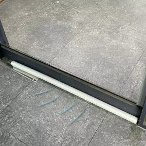 원룸 아파트 방문 하단 소음방지 문풍지 문틈 틈새막이 화이트 바람막이