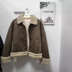 [오버톤] DP01 양털무스탕자켓 OAJG100_P332988300