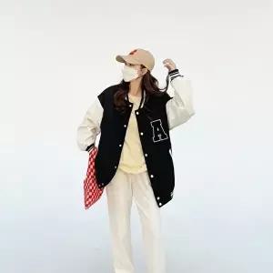 [신상오픈런]|CCJ6CE9|여성용 가을 겨울 오버사이즈 기모 자수 로고 야구 재킷