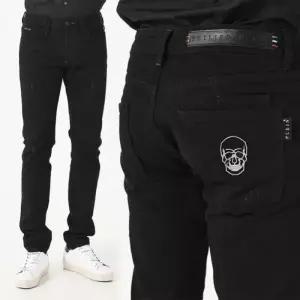 필립플레인 스컬 슈퍼 스트레이트컷 진 블랙 MDT2237 PDE004N 02PA1123315