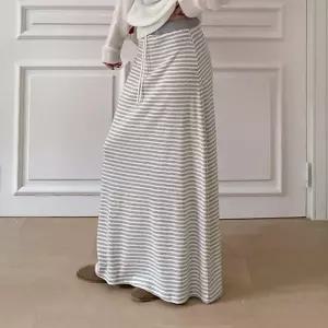 [시크블랙]퍼롤리 A라인 스트라이프 맥시 밴딩 롱 스커트