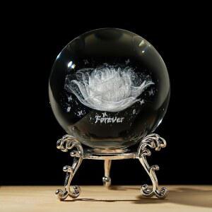 HDCrystalGIFTS 60mm 3D 내부 각인 로즈 플라워 크리스탈 볼 종이 무게, 슬리버 스탠드 유리 구 피규어 수집 가능 풍수 장식 홈 데코 선물