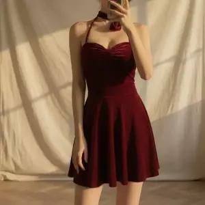 [하프클럽/셀러허브_여성트랜드패션]여성 벨벳 홀터넥 슬림 미니 플레어 원