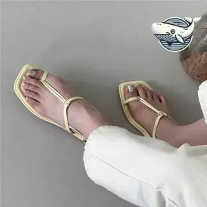 여름 슬리퍼 플랫 샌들 굽없는 캐주얼 여름신발 가을스트랩힐 스트랩구두 발목스트랩힐