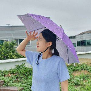 중형 퍼플 우산모자 쓰는 머리에