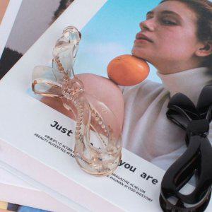 바나나핀 빗살 리본 반묶음 투명